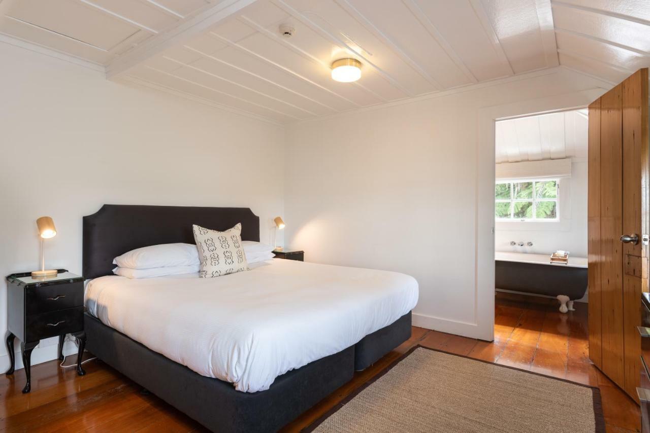 The Old Oak Boutique Hotel Mangonui Bagian luar foto